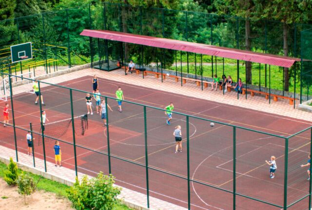спортивная площадка туркомплекса Эдельвейс спортивная площадка туркомплекса Эдельвейс